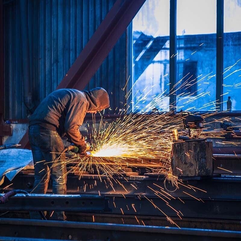 Uzun Süre Ayakta Duranlar İçin Ayakkabı Seçimi: Konfor, Destek ve Güvenlik Rehberi